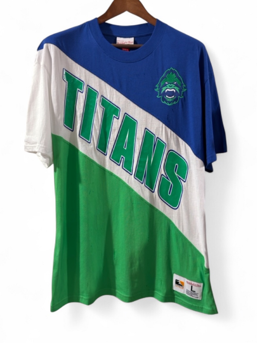 Vancouver Titans Overwatch League Embroidered T-shirt Size Menās Large (NWT)